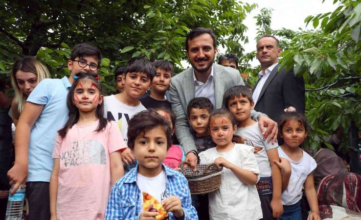 Bağcılar’da 11. Kiraz Festivali renkli görüntülere sahne oldu