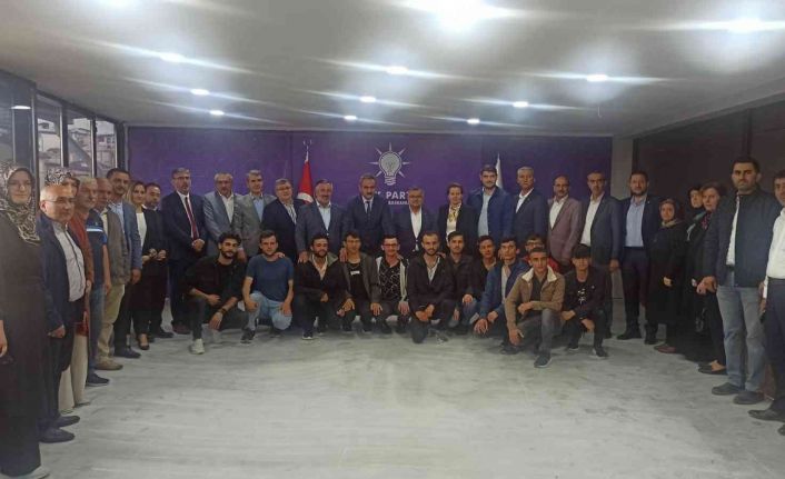 Bakan Özer AK Parti Bilecik İl Başkanlığını ziyaret etti