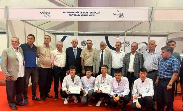 Bakan Özer’den mikromekanik öğrencilerine özel ilgi