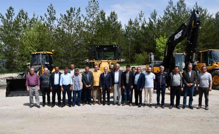 Bakan Soylu talimat verdi, gönderilen iş makinaları törenle teslim alındı