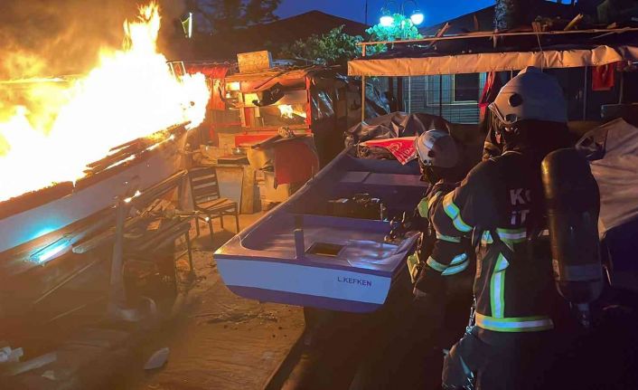 Balıkçı teknesi alevlere teslim oldu