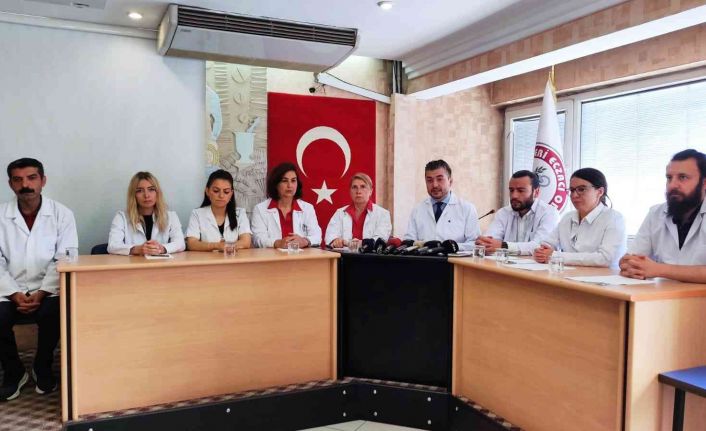 Başkan Akın: “Eczacıların sorunları çözülmezse ilaca erişim daha da zorlaşacak”