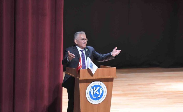 Başkan Büyükkılıç, ilk mezunların heyecanına ortak oldu