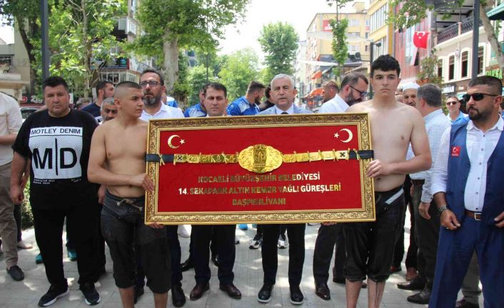 Bine yakın güreşçi 120 bin TL’lik altın kemer için ter dökecek