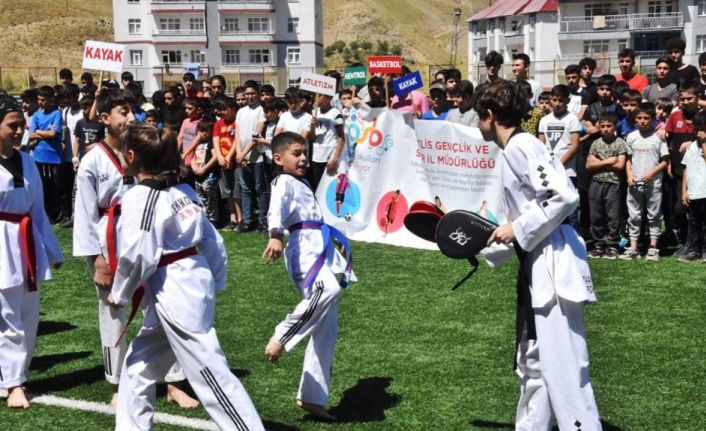 Bitlis’te yaz spor okulları açıldı