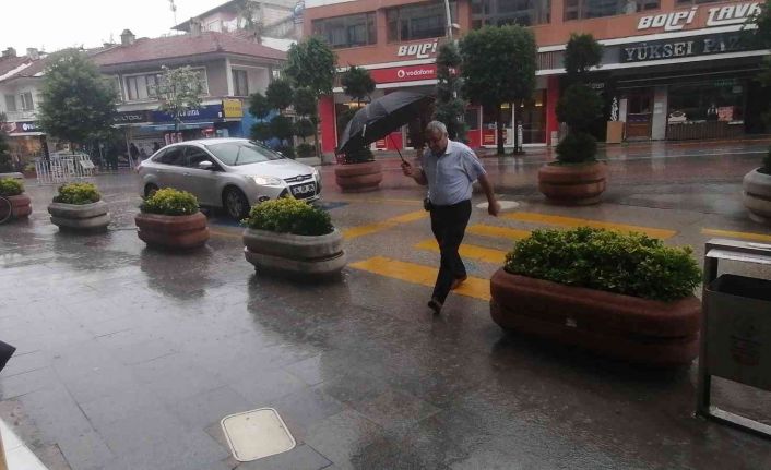 Bolu’da sağanak etkili oluyor