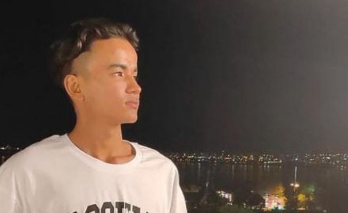 Büyükçekmece’de otomobilin İETT otobüs durağına dalması sonucu meydana gelen feci kazada, Murtaza Mardani isimli gencin hayatını kaybetmesiyle ölü sayısı 3’e yükseldi.