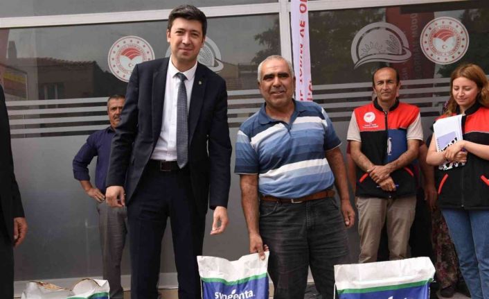 Büyükşehir’den bin çiftçiye tohum desteği