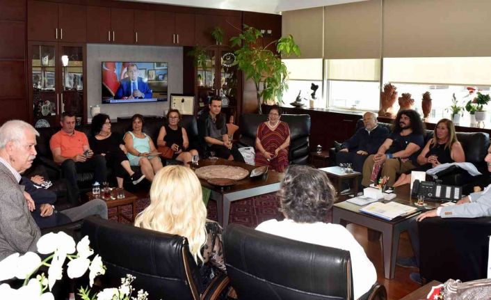 Çalıştay sanatçılarından Başkan Ataç’a teşekkür ziyareti