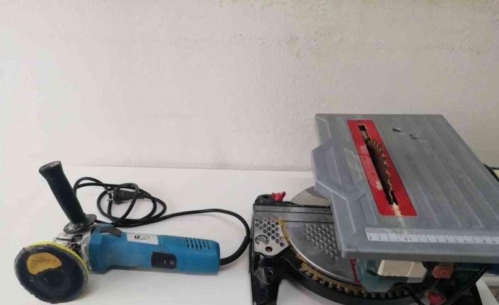 Camiden hırsızlık yapan zanlı polisten kaçamadı