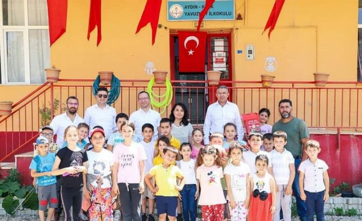 Çevreci öğrenciler ödüllerini Başkan Güler’in elinden aldı