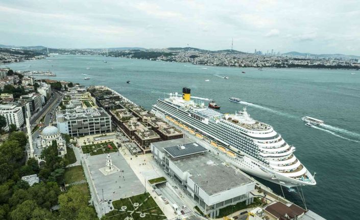 Dev kruvaziyer ‘Costa Venezia’ ayda 40 bin turisti İstanbul’a getiriyor