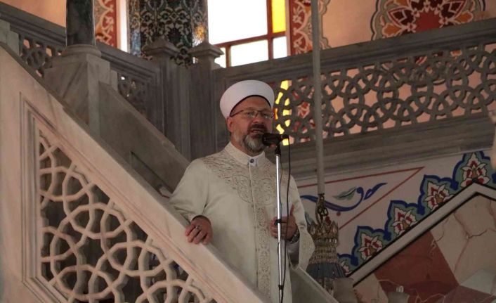 Diyanet İşleri Başkanı Ali Erbaş Cumhurbaşkanı Erdoğan’ın memleketi Rize’nin Güneysu ilçesinde cuma hutbesi okuldu