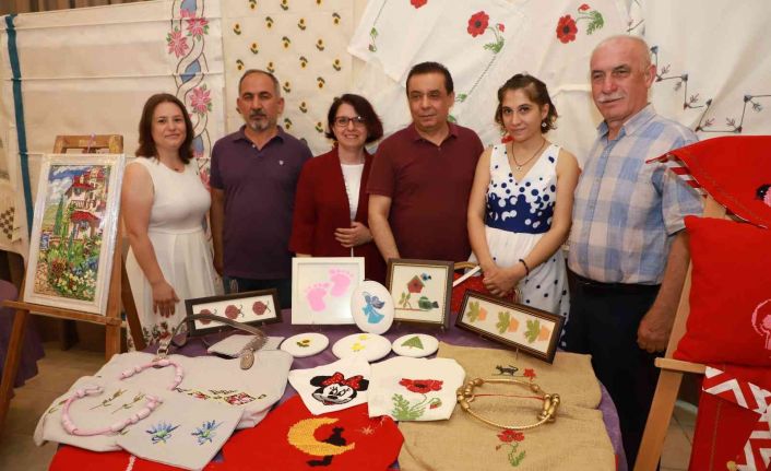 El emeği eserler yıl sonu sergilerinde