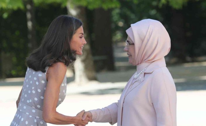Emine Erdoğan, NATO liderlerinin eşleriyle İspanya Kraliçesi Letizia tarafından ağırlandı