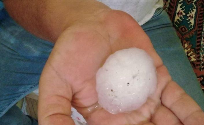 Eskişehir’de ceviz büyüklüğünde dolu yağdı