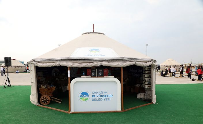 Farklı ülkelerden gelenler bu festivalde Sakarya’yı tanıyor