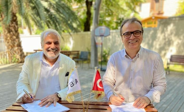 Fedakar dede Türkiye’nin en iyi otizm profesörü ile sözleşme imzaladı