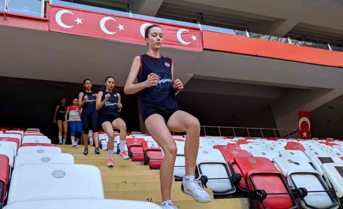 Filenin genç akrepleri stadyumda çalıştı