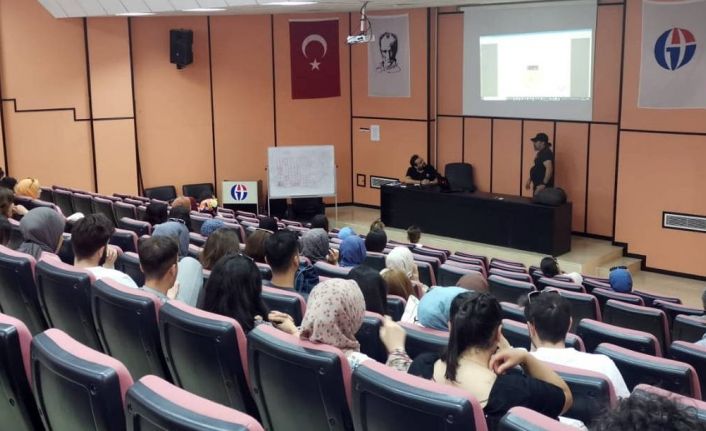 GAÜN’de tasarım süreçleri söyleşisi düzenlendi