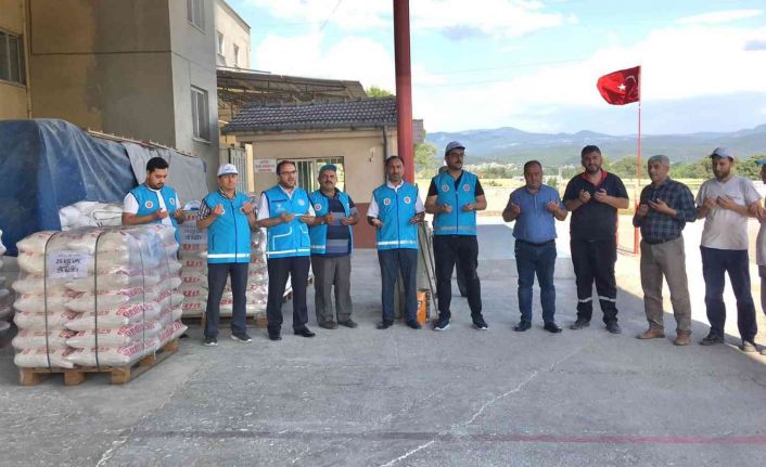 Gediz’den Afganistan’a 6 ton un yardımı