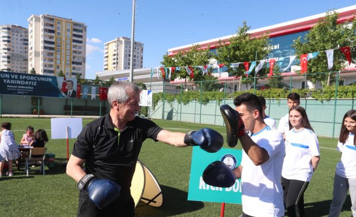 Gençlere spor çağrısı