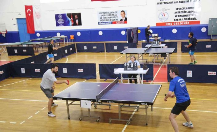Gölcük’te düzenlenen Masa Tenisi Turnuvası sona erdi