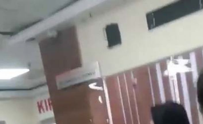 Görevlilerle tartışıp sandalyeyi fırlattı, "Hastaneyi başınıza yıkarım" diyerek tehditler savurdu