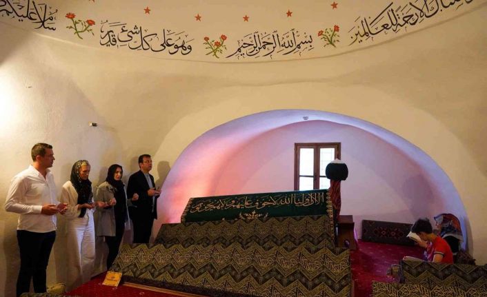 İBB Başkanı Ekrem İmamoğlu’ndan Şeyh Edebali ve Ertuğrul Gazi türbelerine ziyaret