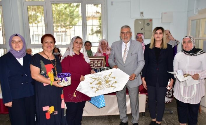 İnönü Halk Eğitim Merkezi el emeği ürünler sergisi açtı