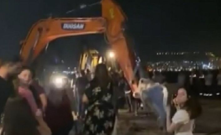 İzmir’de ilginç görüntüler: Yıkım ekibi ve polis geldi, düğün yarıda kaldı