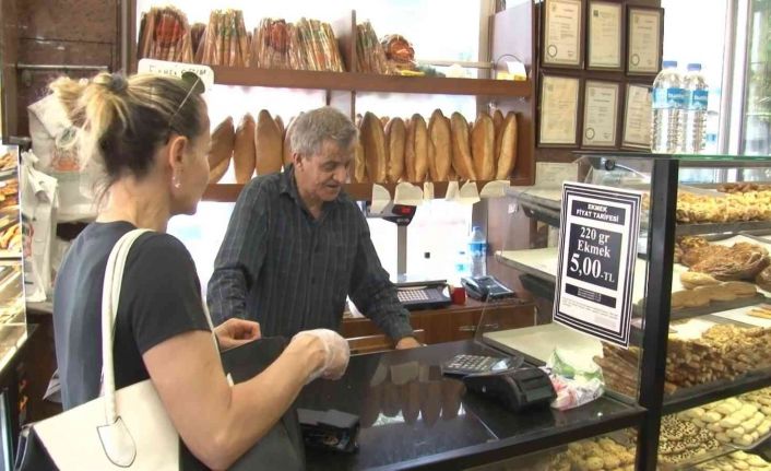 Kadıköy’de fırınlarda ekmeklere zam denetimi