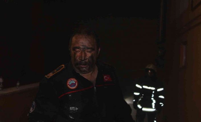 Kayseri’de 14 katlı binada yangın: 30 kişi tahliye edildi, 16 kişi hastanelik oldu