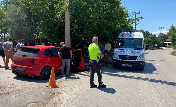 Kaza yapıp aracı ve yaralı kadını bırakıp kaçan sürücü, geri dönüp kazayı uzaktan izlerken yakalandı