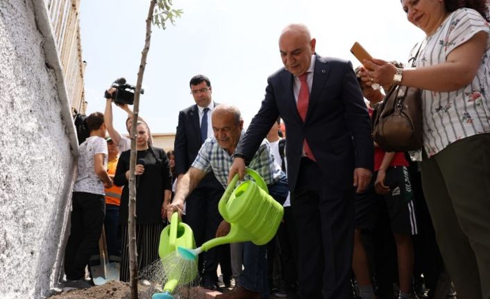 Keçiören’de Türkiye Çevre Haftası için fidan dikildi