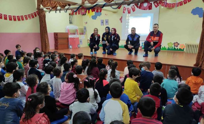 Kilis’te 112 Acil Çağrı hattı 27 bin 500 öğrenciye tanıtıldı