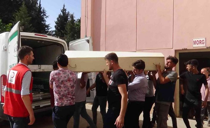 Kilis’te yanarak hayatını kaybeden 2 kardeş tek tabutla ülkelerine gönderildi