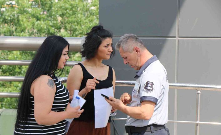 Kimi kimliğini, kimi giriş belgesini unuttu