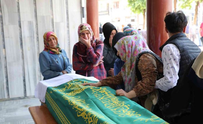 Kocası tarafından darp edilerek öldürülen kadın son yolculuğuna uğurlandı