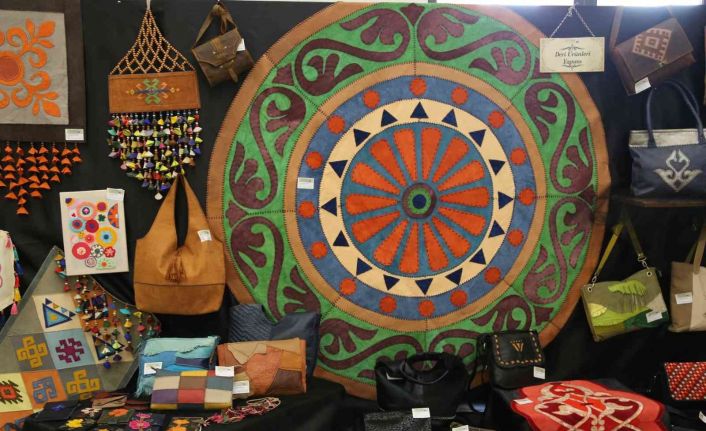 Kursiyerlerin el emeği ürünleri görücüye çıktı