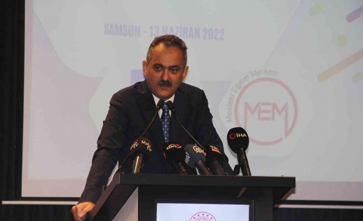 Milli Eğitim Bakanı Özer: "Aradığım elemanı bulamıyorum’ sözü tarihe çöp olup gidecek"