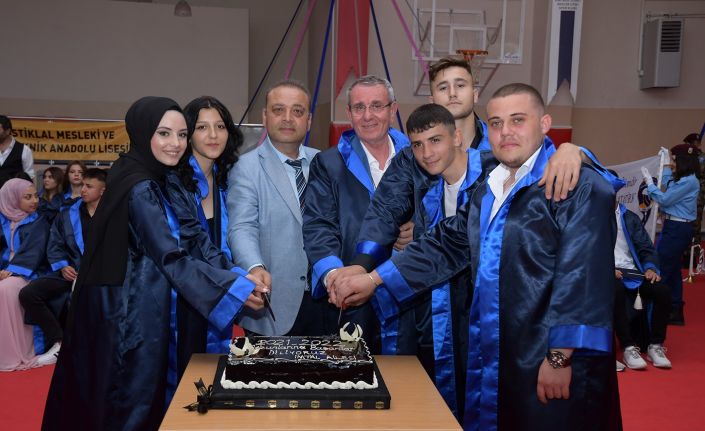 Murzioğlu’na mezun olduğu okulda sürpriz