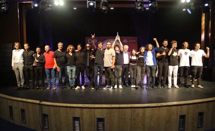 Nilüfer Liselerarası Müzik Yarışması’nda gençlerden muhteşem performans