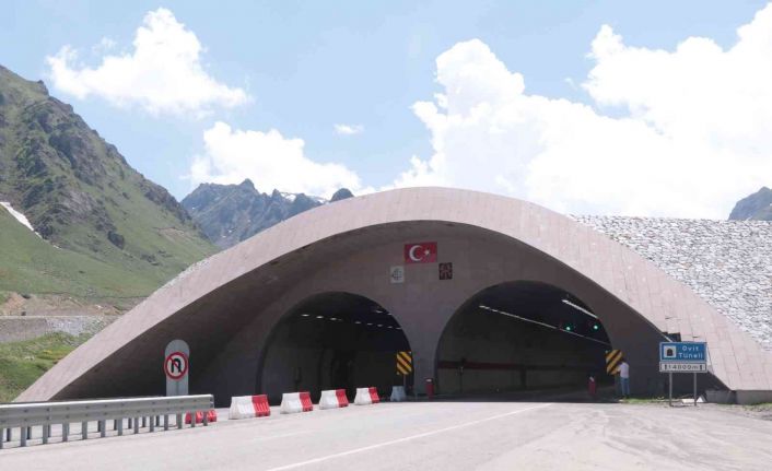Ovit Tüneli ile ulaşım Rize-Erzurum arasında 4 yıldır yaz kış aksamıyor