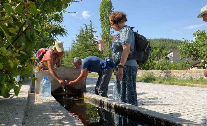 (ÖZEL) Hollanda’dan yola çıkan grup eski hac yolunu yürüyerek geziyor