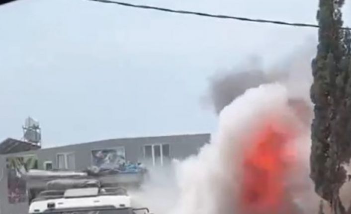 Park halindeki kamyon alev alev yandı