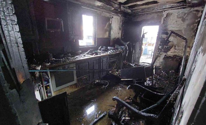 Samsun’da ev yangını: Yangın sonunda evdeki kediyi sağ bulunca büyük sevinç yaşadılar