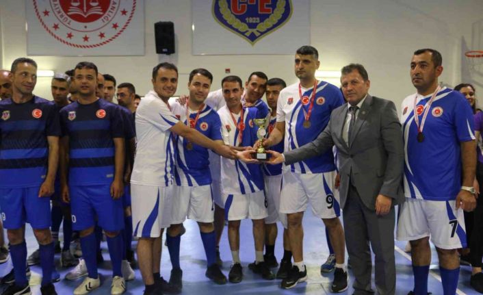 Şehit İnfaz ve Koruma Memuru Cengiz Yiğit Voleybol Turnuvası sona erdi