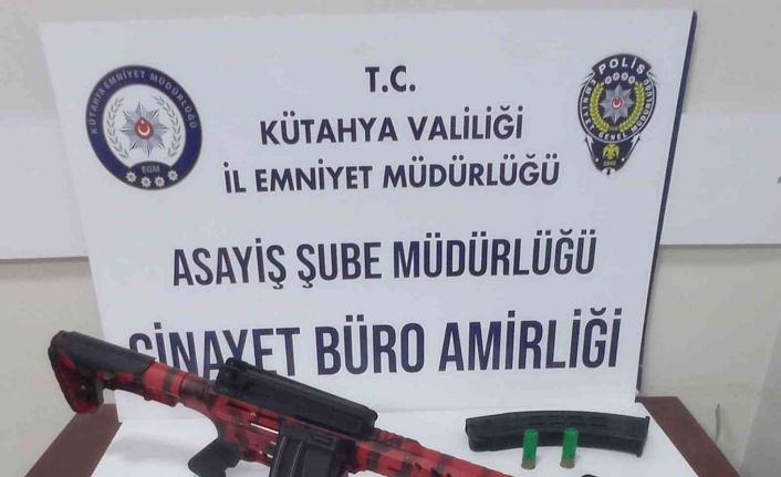 Silahla tehdit, mala zarar verme zanlısı iki kişi silah ve mühimmatlarla yakalandı