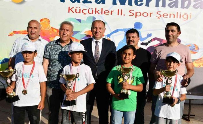 Spor şenliğinin ödülleri verildi